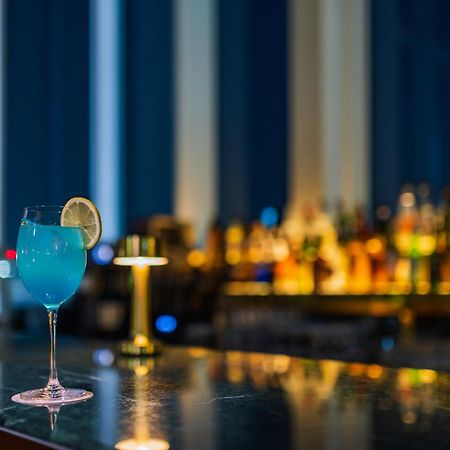 Miyako Hotel Hakata Fukuoka  Exteriör bild A Blue Hawaii cocktail